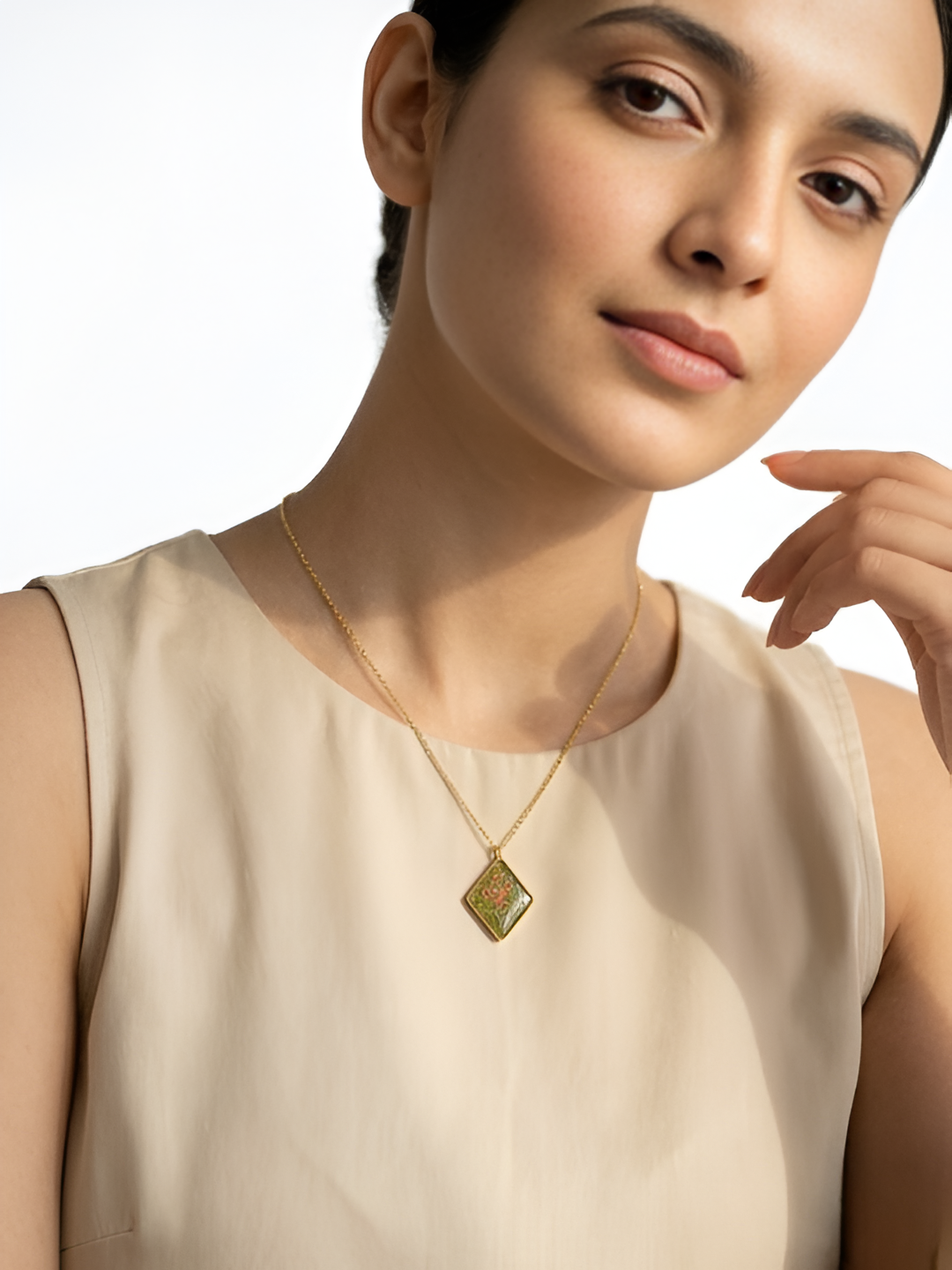 Handcrafted Gold Diamond-Shaped Floral Pendant Necklace